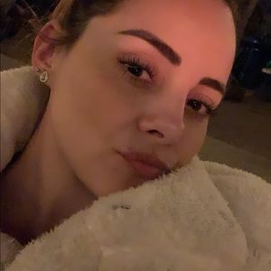 Meet your Posher, Renee